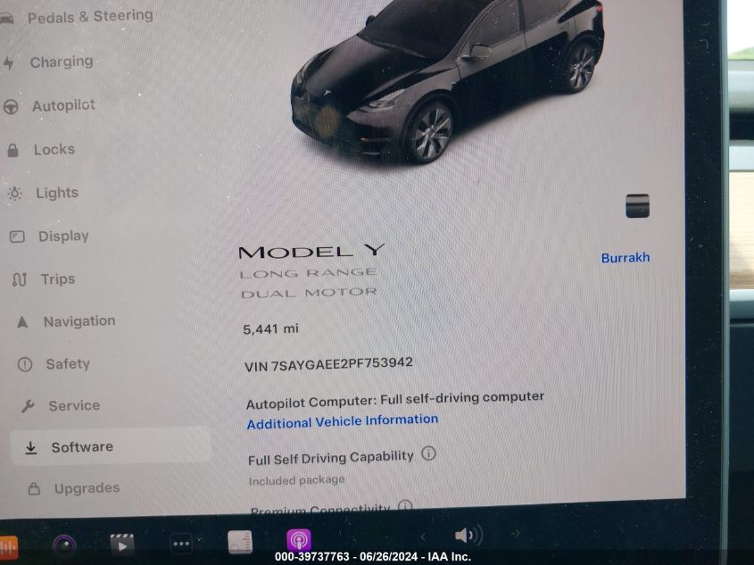 2023 Tesla Model Y Awd/Long Range Dual Motor All-Wheel Drive VIN: 7SAYGAEE2PF753942 Lot: 39737763