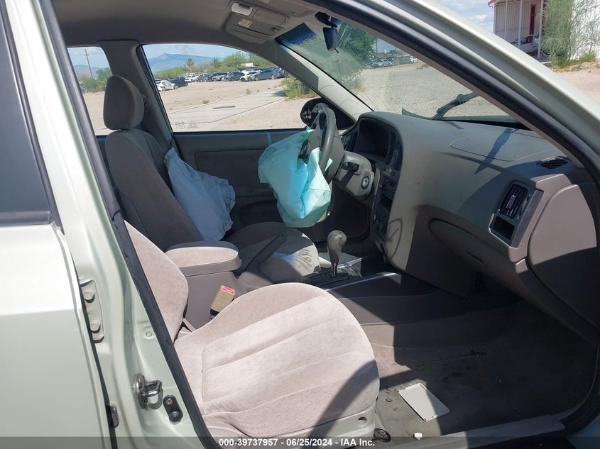 2004 Hyundai Elantra Gls/Gt VIN: KMHDN46D24U745752 Lot: 39737957