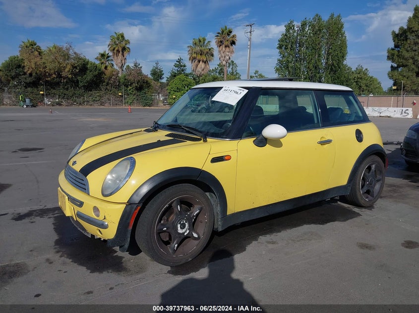 2003 Mini Cooper VIN: WMWRC33413TE13787 Lot: 39737963