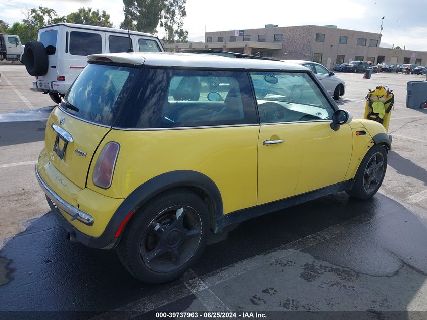 2003 Mini Cooper VIN: WMWRC33413TE13787 Lot: 39737963