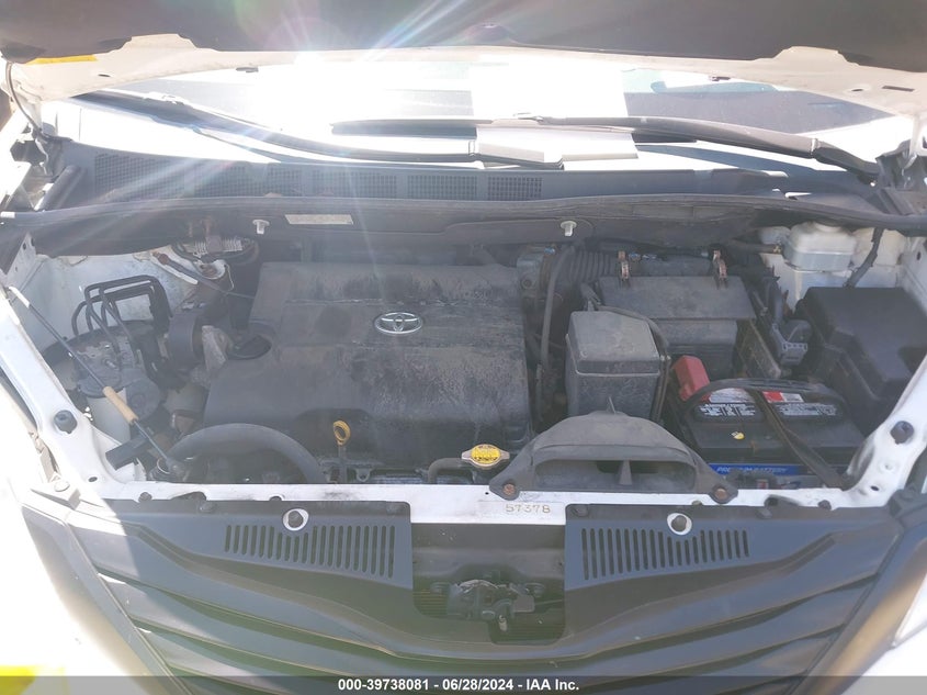 2011 Toyota Sienna Base V6 VIN: 5TDZK3DC0BS090645 Lot: 39738081