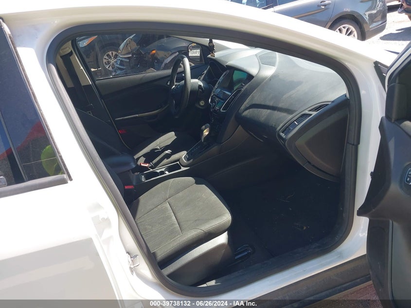 VIN 1FADP3H25HL265193 2017 FORD FOCUS SEL