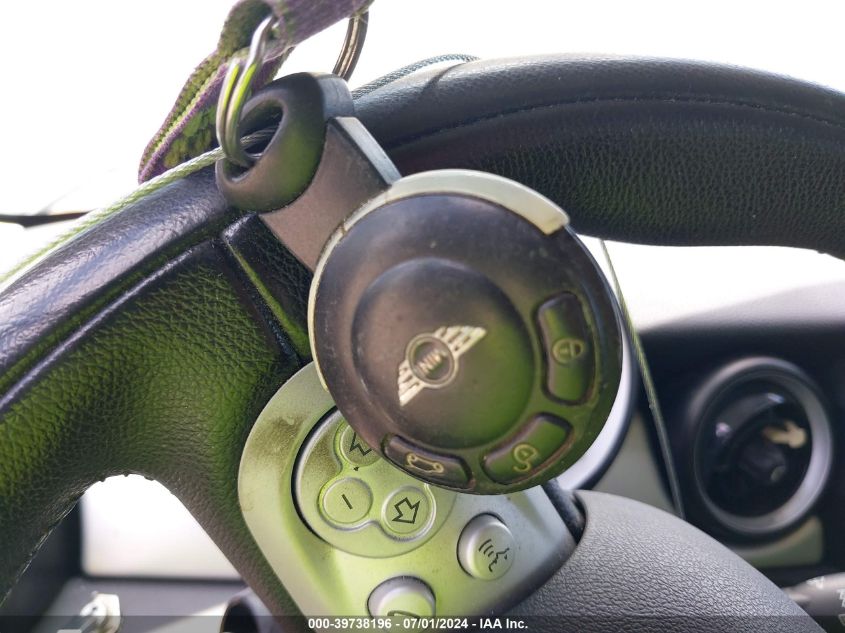 2009 Mini Cooper VIN: WMWMF335X9TU75849 Lot: 39738196