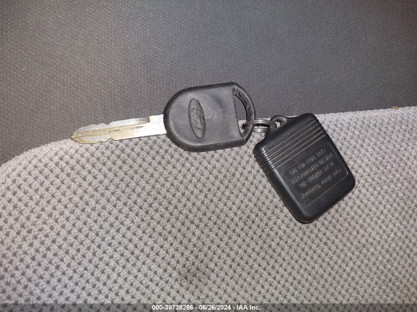 2004 Ford Expedition Xlt VIN: 1FMPU16L74LB32103 Lot: 39738286