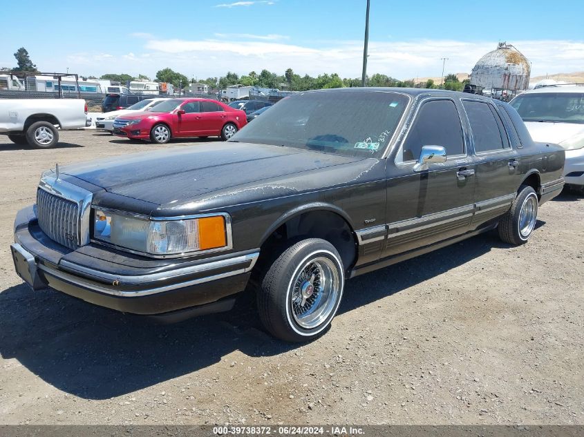 1994 Lincoln Town Car Signature/Tournament VIN: 1LNLM82W6RY675542 Lot: 39738372