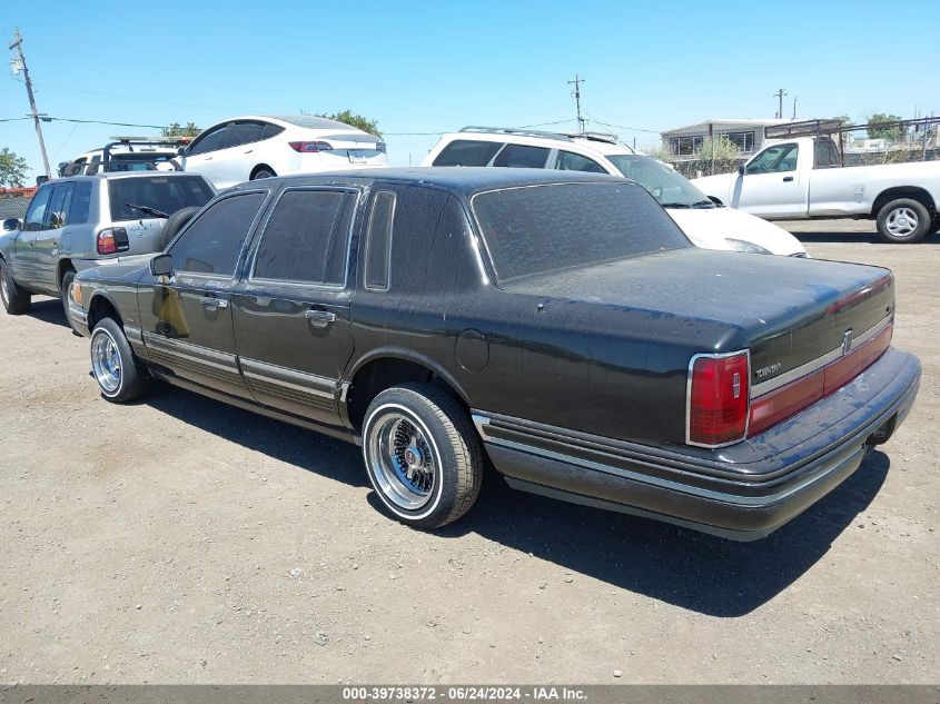 1994 Lincoln Town Car Signature/Tournament VIN: 1LNLM82W6RY675542 Lot: 39738372