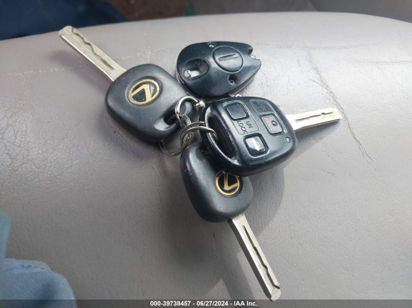 2002 Lexus Es 300 VIN: JTHBF30G820040625 Lot: 39738457