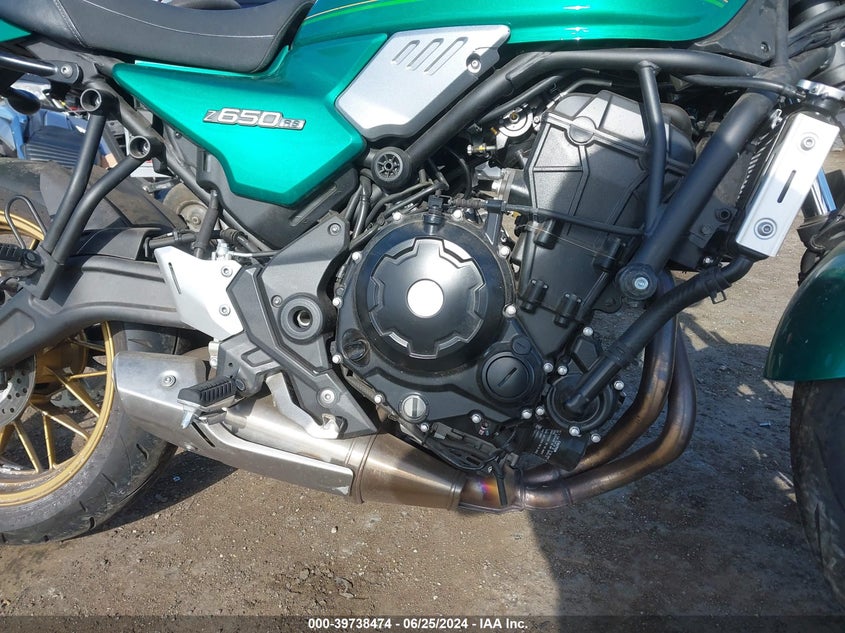 VIN ML5EREM15NDA72756 2022 KAWASAKI ER650 M