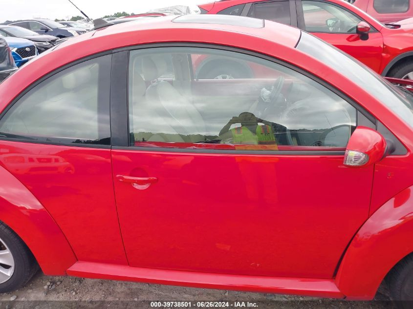 2010 Volkswagen New Beetle 2.5L VIN: 3VWRW3AG5AM011770 Lot: 39738501