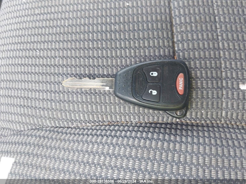 2008 Dodge Ram 1500 St/Sxt VIN: 1D7HU18NX8S586385 Lot: 39738506