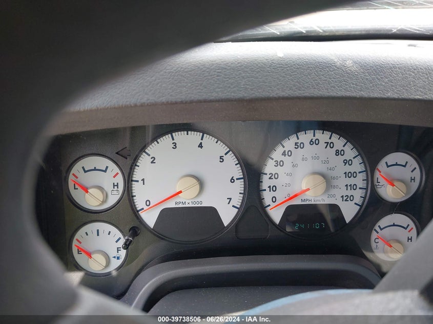 2008 Dodge Ram 1500 St/Sxt VIN: 1D7HU18NX8S586385 Lot: 39738506