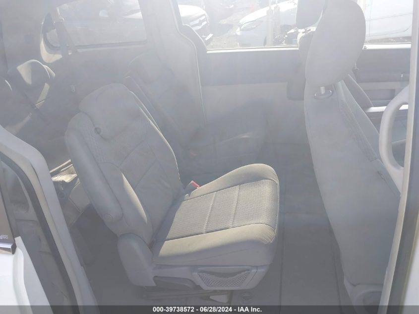 2009 Chrysler Town & Country Lx VIN: 2A8HR44E99R629841 Lot: 39738572