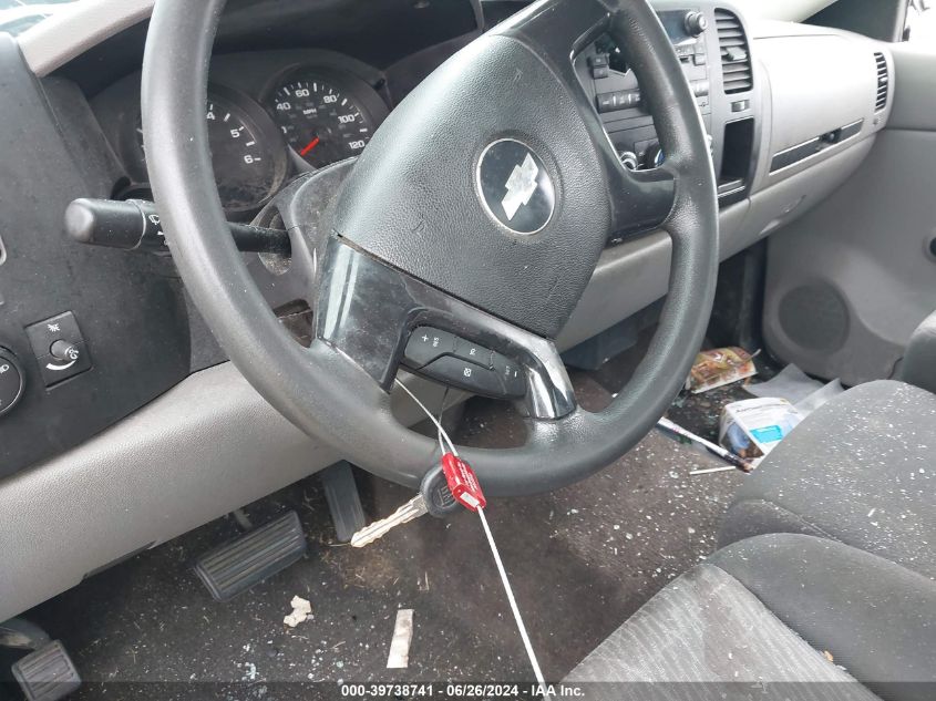 2008 Chevrolet Silverado C1500 VIN: 1GCEC14XX8Z101421 Lot: 39738741