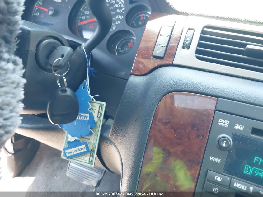 2014 Chevrolet Suburban 1500 Lt VIN: 1GNSCJE01ER136145 Lot: 39738742