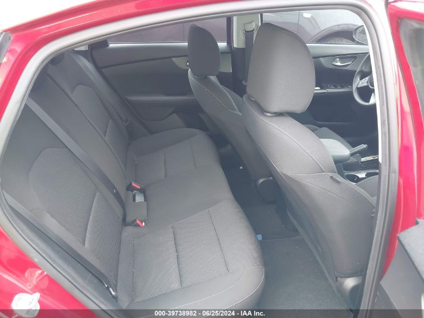 3KPF24AD5KE126264 2019 Kia Forte Lxs