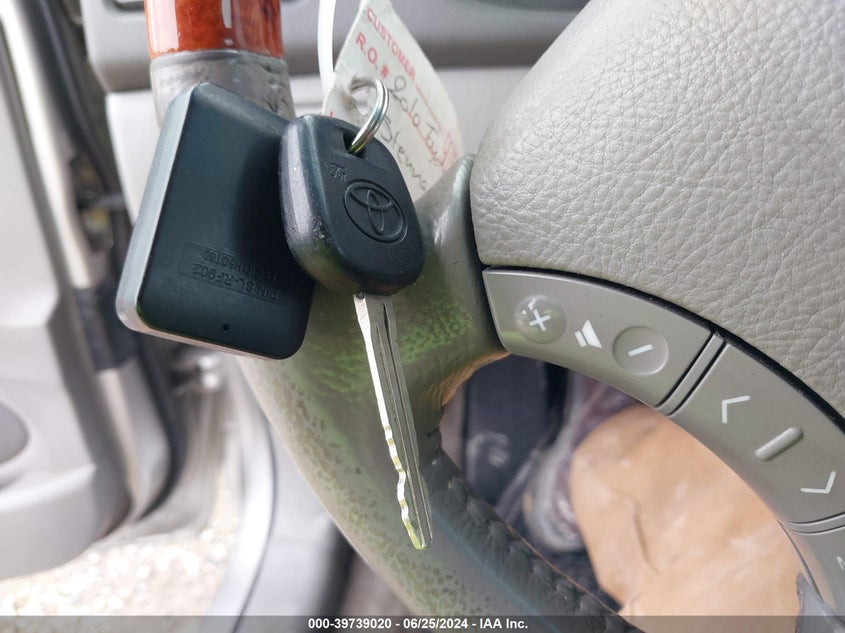 2010 Toyota Sienna Limited VIN: 5TDDK4CC3AS032805 Lot: 39739020