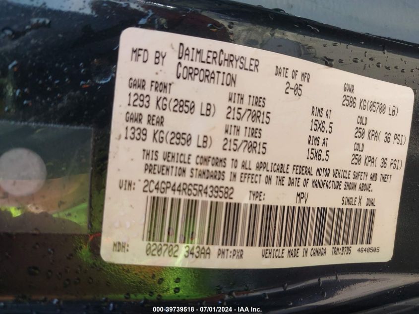 2005 Chrysler Town & Country Lx VIN: 2C4GP44R65R439582 Lot: 39739518