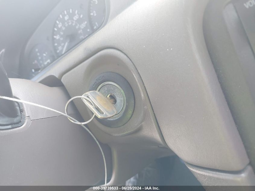 1999 Toyota Camry Le VIN: JT2BG22K0X0312398 Lot: 39739533