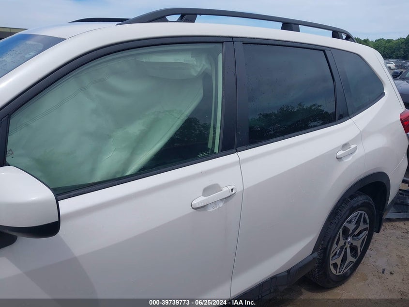 2023 Subaru Forester Premium VIN: JF2SKAEC5PH445925 Lot: 39739773