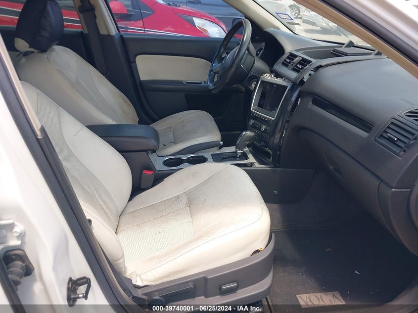 2010 Mercury Milan Premier VIN: 3MEHM0CG8AR609708 Lot: 39740001