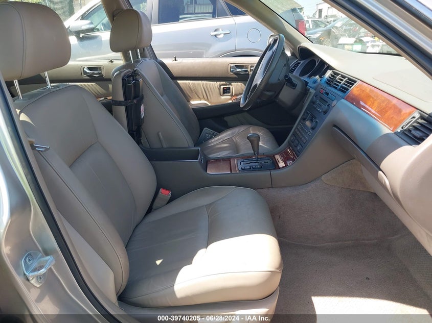 1998 Acura Rl 3.5 VIN: JH4KA9657WC005392 Lot: 39740205