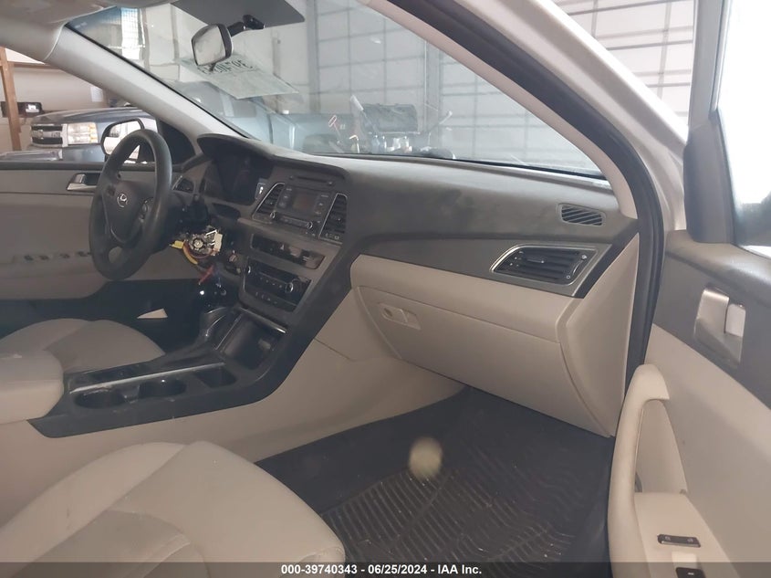 2016 Hyundai Sonata VIN: 5NPE24AF5GH393730 Lot: 39740343
