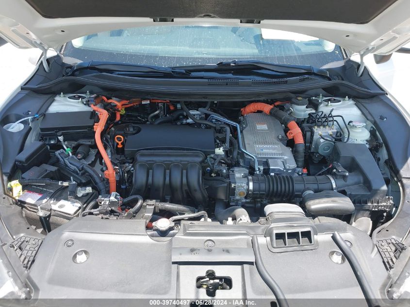 2018 Honda Clarity Plug-In Hybrid Touring VIN: JHMZC5F35JC021387 Lot: 39740497