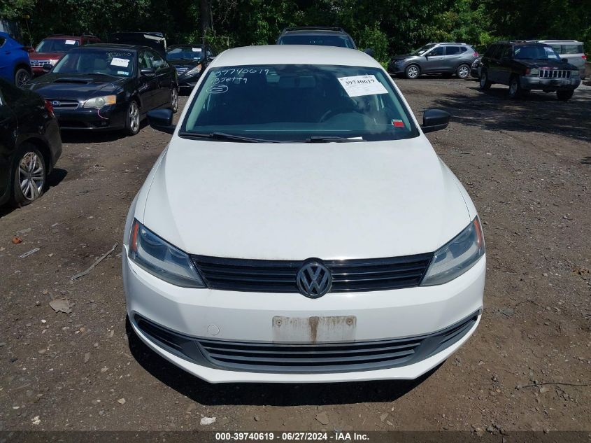 2013 Volkswagen Jetta 2.0L S VIN: 3VW2K7AJ4DM241031 Lot: 39740619