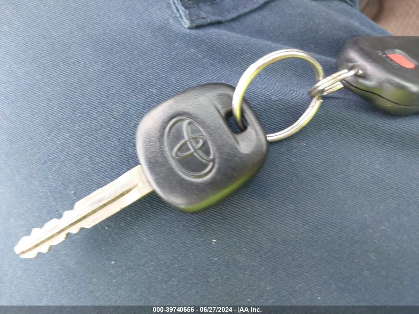 2000 Toyota Camry Le/Xle VIN: 4T1BF28K5YU944420 Lot: 39740656