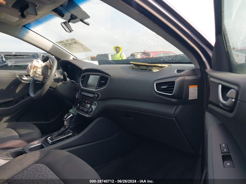 2017 Hyundai Ioniq Blue VIN: KMHC65LC2HU046301 Lot: 39740712