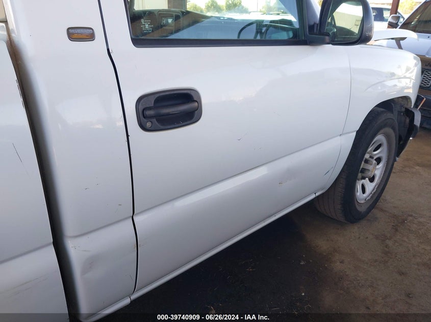 2005 Chevrolet Silverado 1500 Work Truck VIN: 1GCEC14V55Z215918 Lot: 39740909