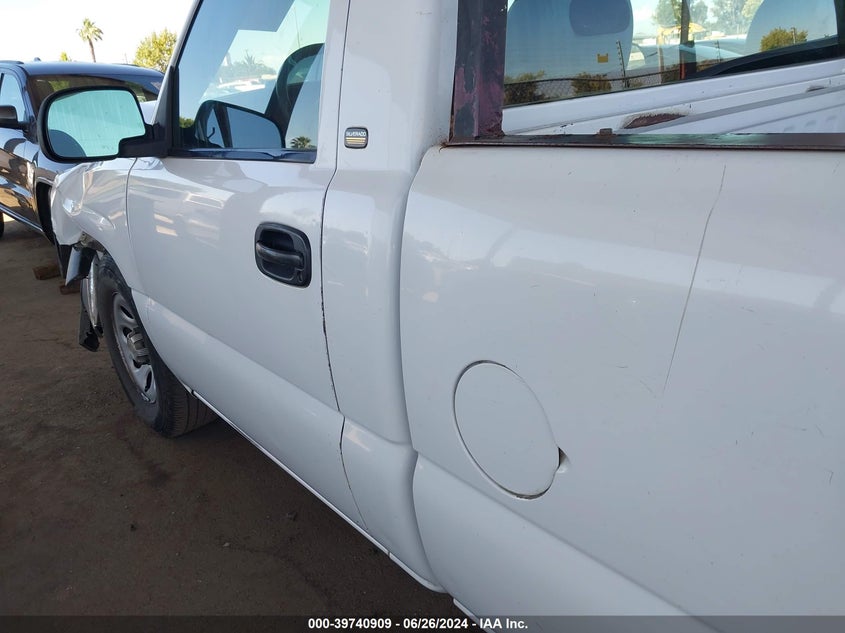 2005 Chevrolet Silverado 1500 Work Truck VIN: 1GCEC14V55Z215918 Lot: 39740909