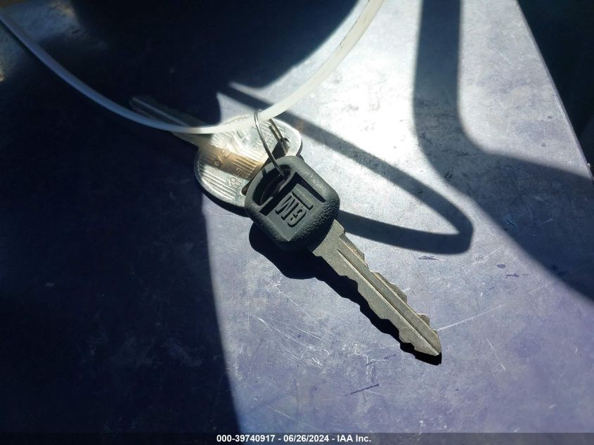 2000 Chevrolet Blazer Ls VIN: 1GNCS13W0Y2380574 Lot: 39740917