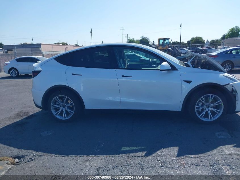 7SAYGDEE2NF557255 2022 Tesla Model Y