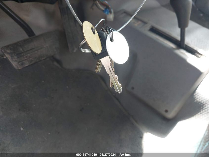 1999 GMC Sierra K2500 VIN: 1GTGK24R3XR715437 Lot: 39741040