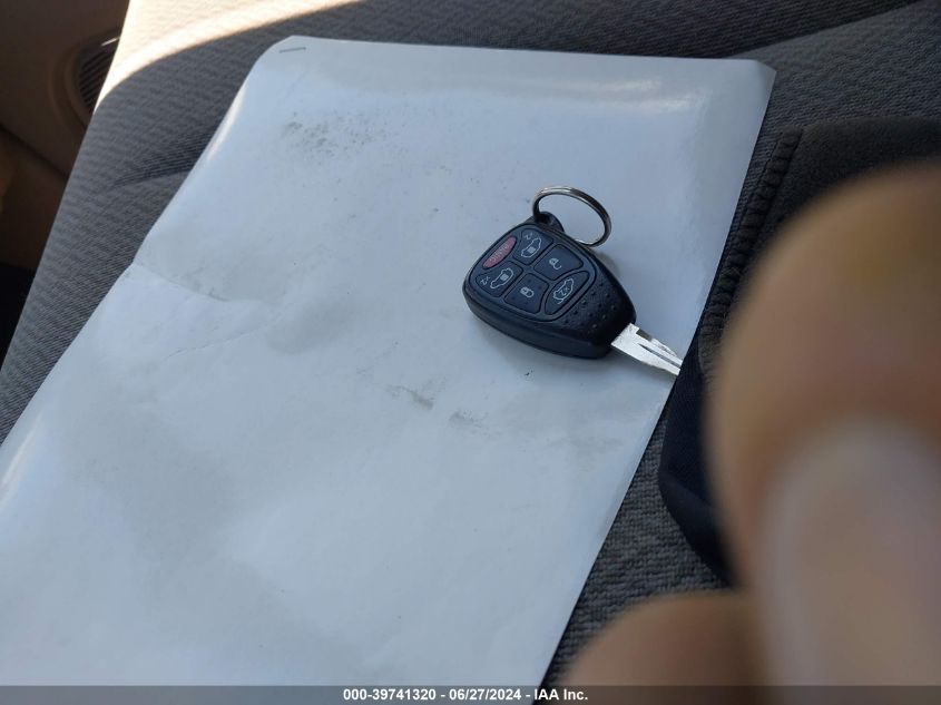 2005 Chrysler Town & Country Touring VIN: 2C4GP54L35R571233 Lot: 39741320