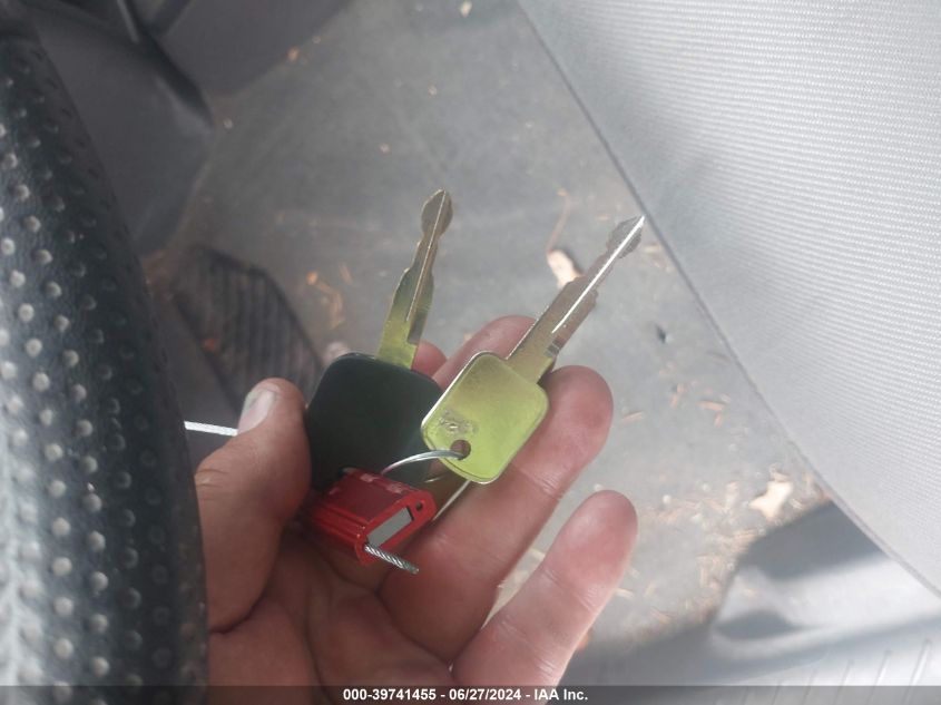 2003 Ford Escape Xls VIN: 1FMYU02183KE05427 Lot: 39741455