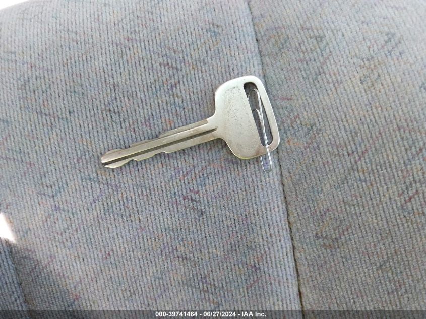 1998 Toyota Sienna Ce VIN: 4T3ZF19C9WU010071 Lot: 39741464