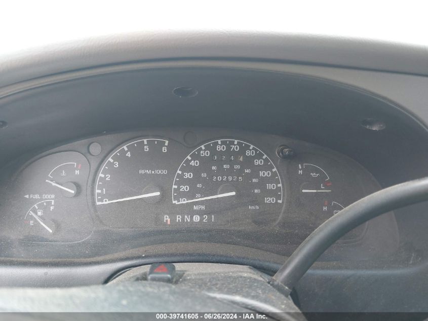 2000 Ford Explorer Xlt VIN: 1FMZU73E0YZC28336 Lot: 39741605