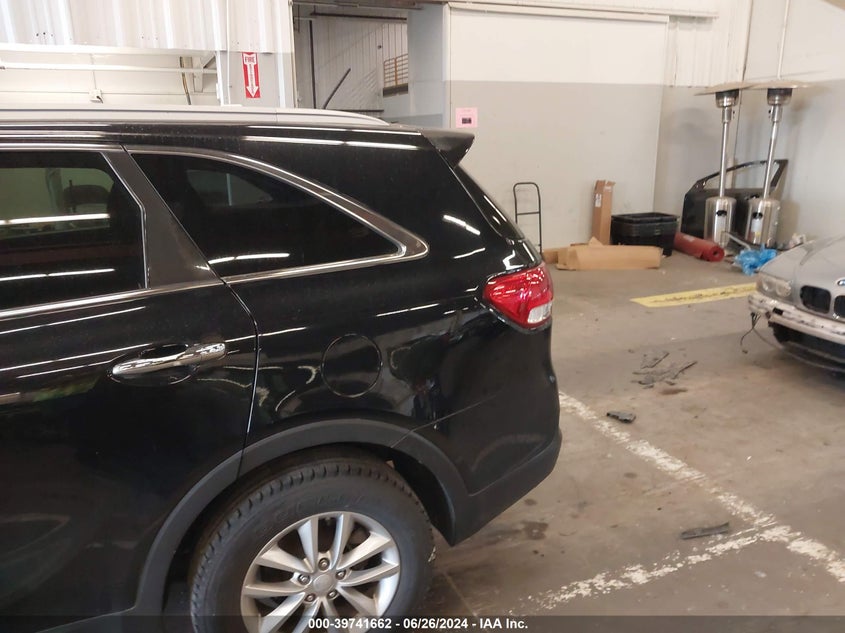 2016 Kia Sorento 3.3L Lx VIN: 5XYPGDA54GG132243 Lot: 39741662