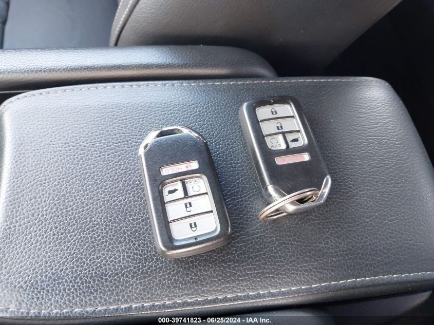 2018 Honda Civic Sport Touring VIN: SHHFK7H97JU225677 Lot: 39741823