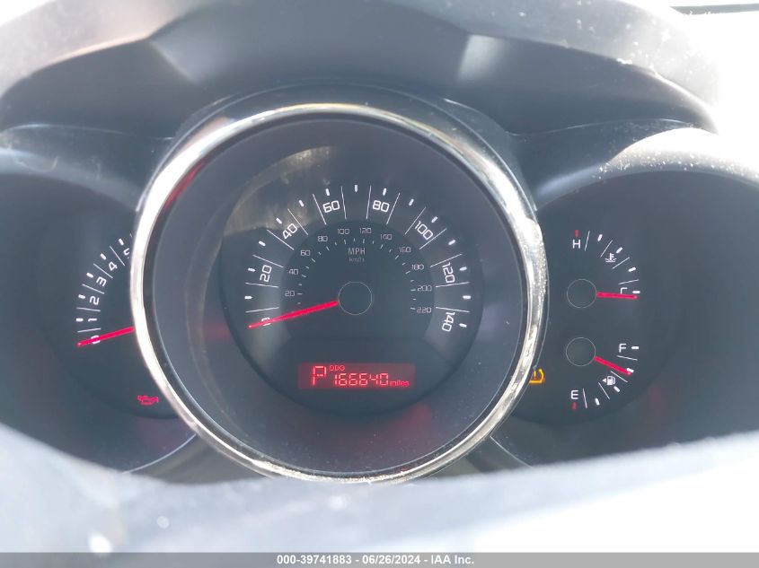 2011 Kia Soul + VIN: KNDJT2A20B7233488 Lot: 39741883