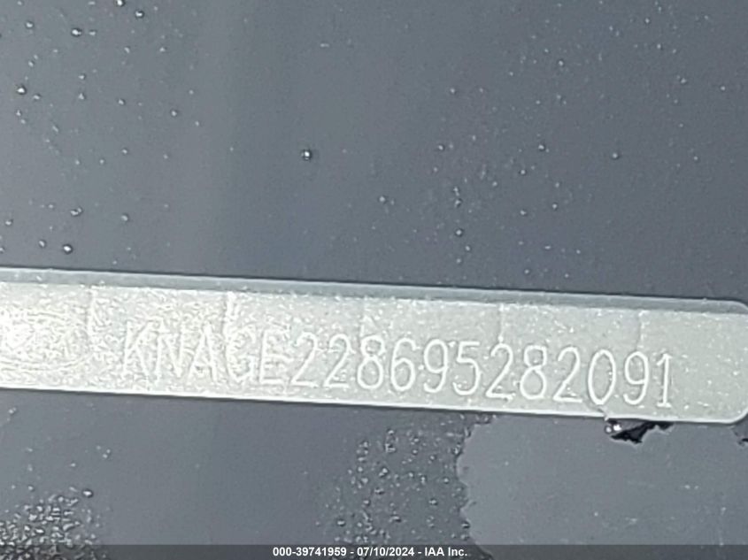 2009 Kia Optima Lx VIN: KNAGE228695282091 Lot: 39741959