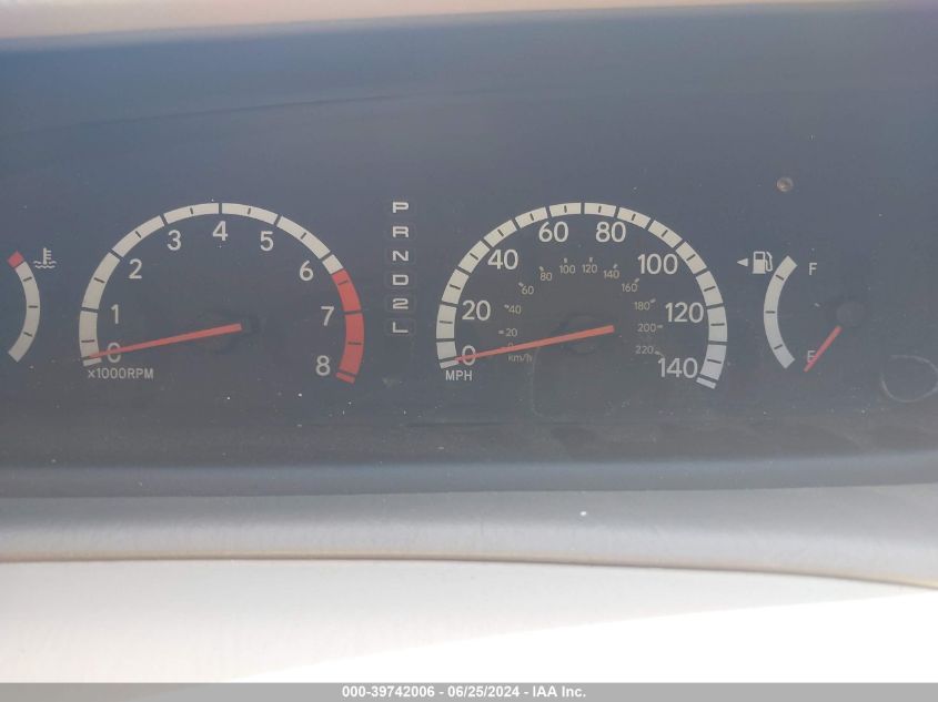 2000 Toyota Avalon Xl VIN: 4T1BF28B6YU046117 Lot: 39742006