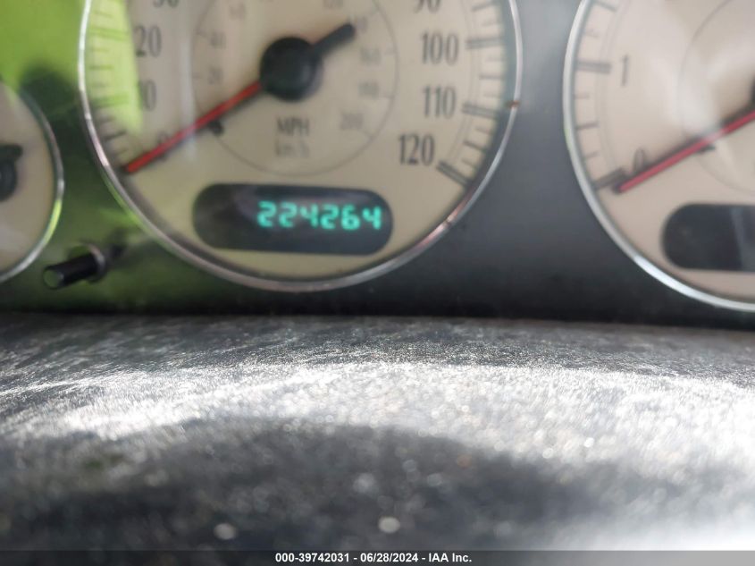 2003 Chrysler Town & Country Lxi VIN: 2C8GP54L33R372906 Lot: 39742031