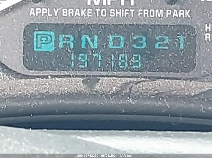 2002 Chevrolet Suburban 1500 C1500 VIN: 1GNEC16Z92J198607 Lot: 39742290