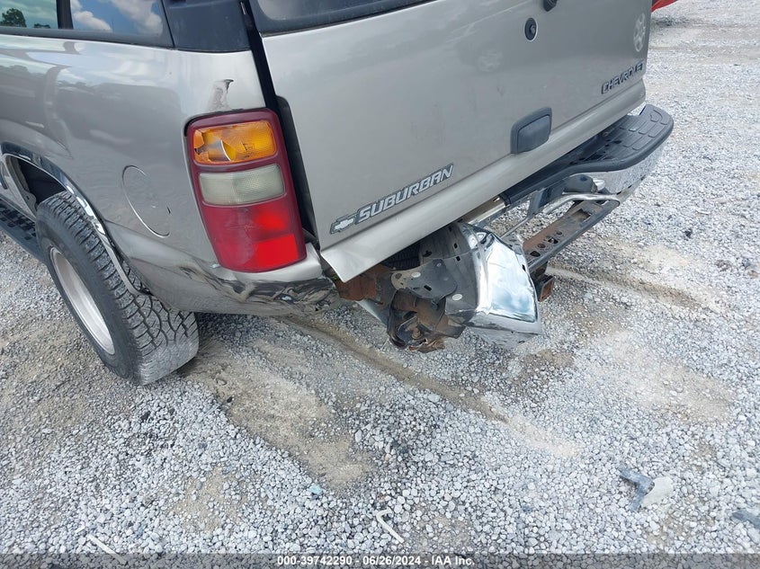 2002 Chevrolet Suburban 1500 C1500 VIN: 1GNEC16Z92J198607 Lot: 39742290