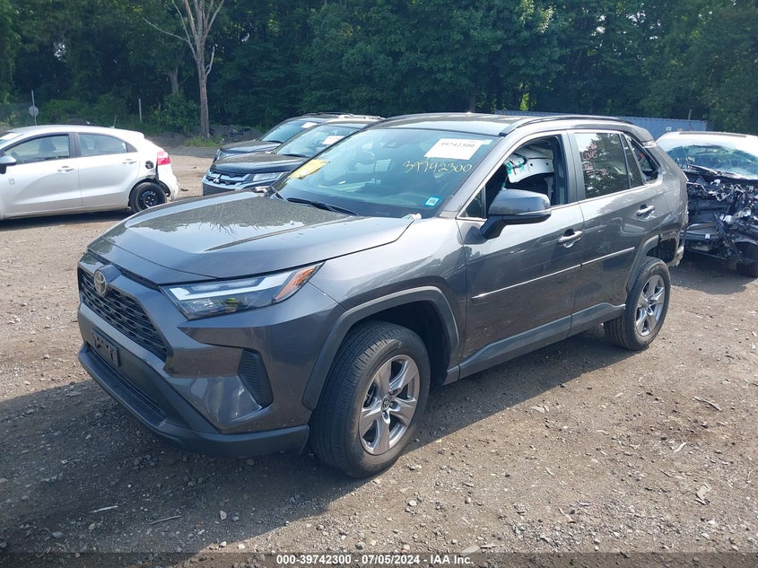 VIN 2T3P1RFV4NC274549 2022 TOYOTA RAV4 XLE