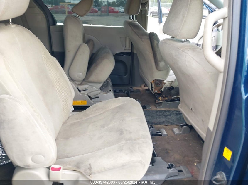 2012 Toyota Sienna Base 7 Passenger VIN: 5TDKA3DC8CS012670 Lot: 39742393