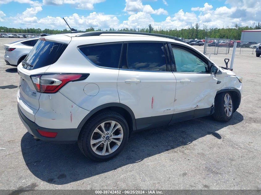 VIN 1FMCU0HD9JUB20619 2018 FORD ESCAPE SEL